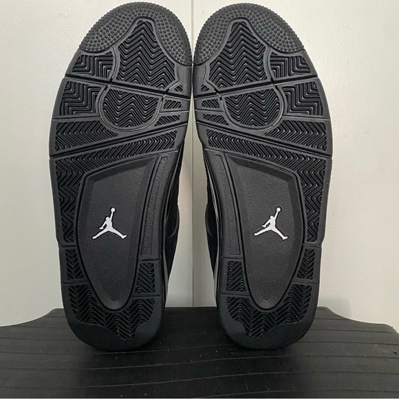 Black cat Jordan’s 2020